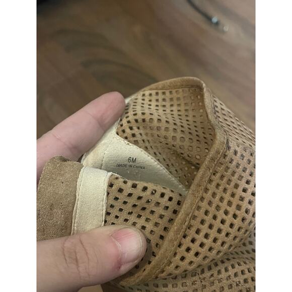 Pelle Moda Perforated Suede Wedge Booties Sz 6 - Picture 3 of 7